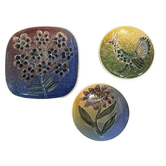 Set 3 Midcentury Jo Lester Studio Pottery Isle of Wight IOW Plates Sgraffito - Picture 1 of 5